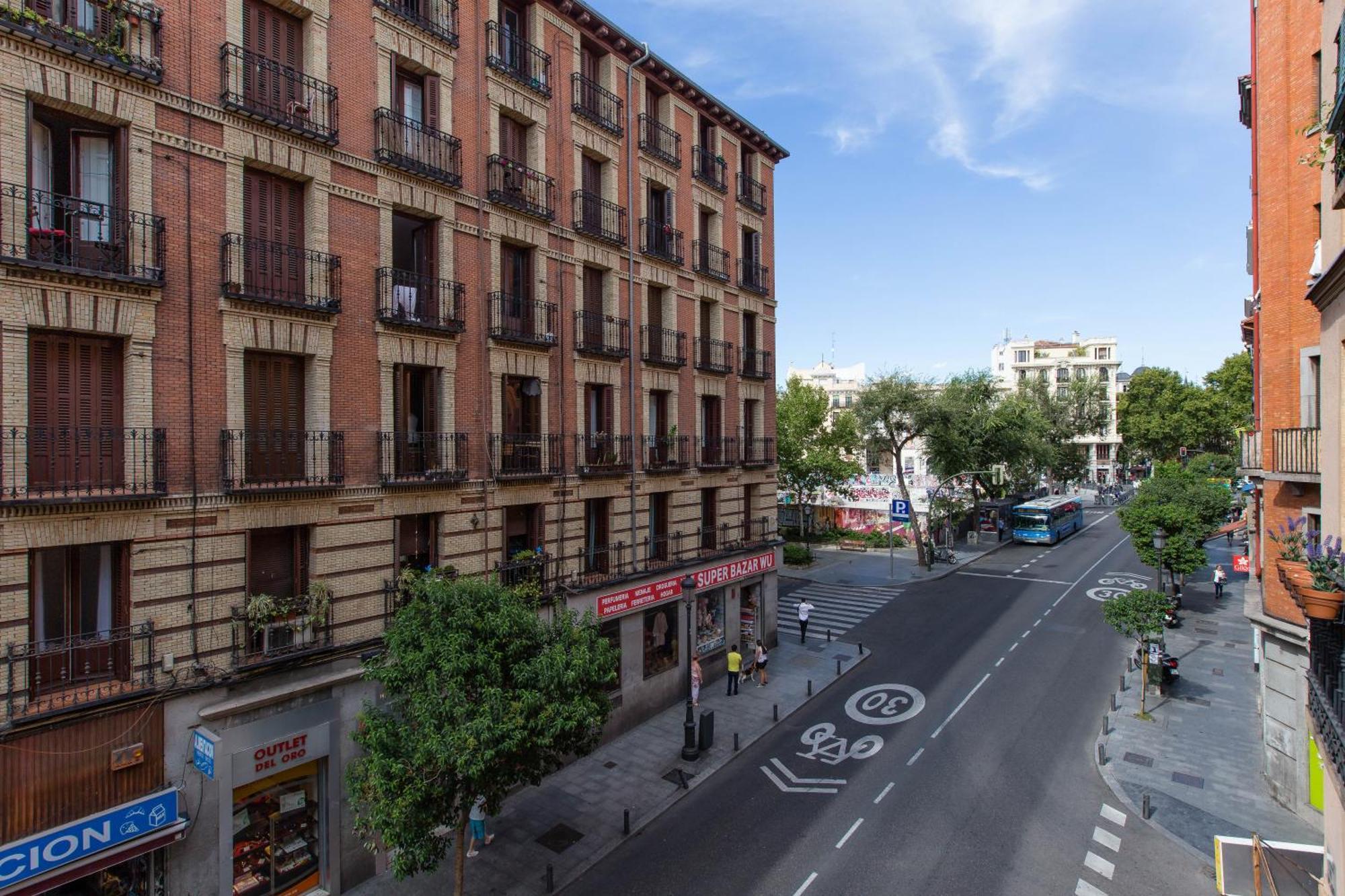 Apartamento Temporada Madrid Bagian luar foto